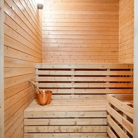 Nordic Sauna Retreat * Tromsø
